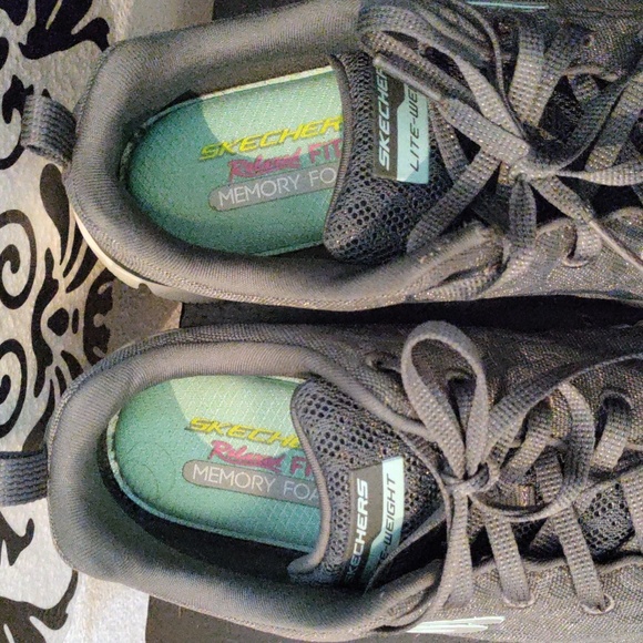 Skechers Relaxed Fit Memory Foam Leopard Silver/ Gray 🩶 Size 9 - Picture 2 of 5